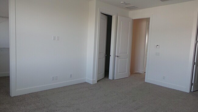 Building Photo - 3008 Franklin Pl