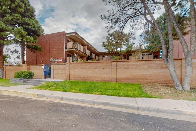 Building Photo - 1100 Alvarado Dr SE