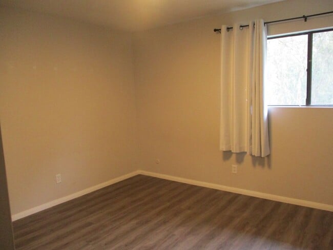 Building Photo - Mission Valley Newly Remodeled 2 Bdr 2 Bat...