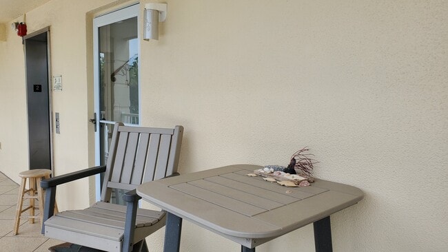 Building Photo - 3802 Gulf of Mexico Dr