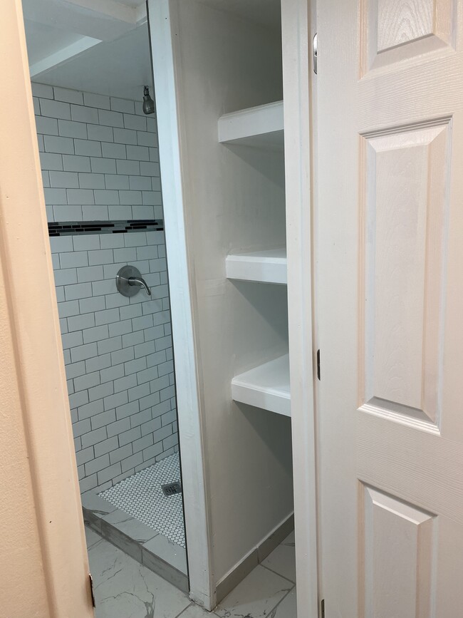 Linen Closet - 1540 Fairview Ave