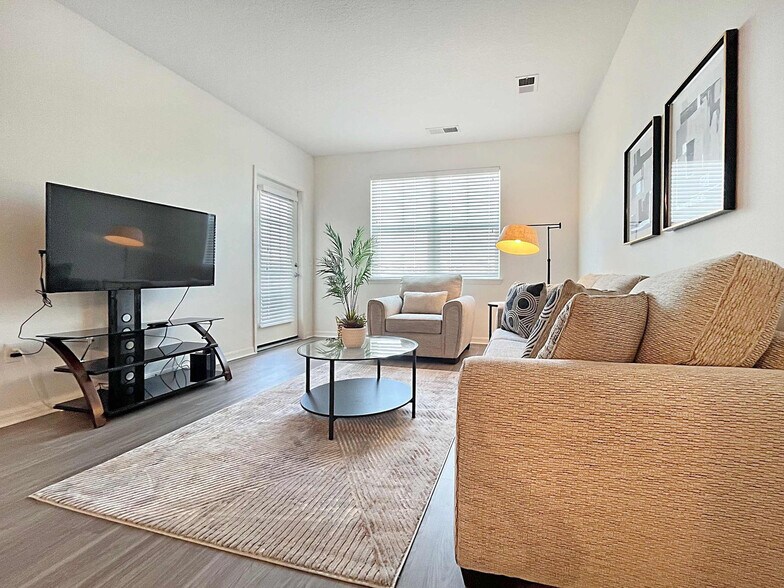 Building Photo - 1222 4th Ave E