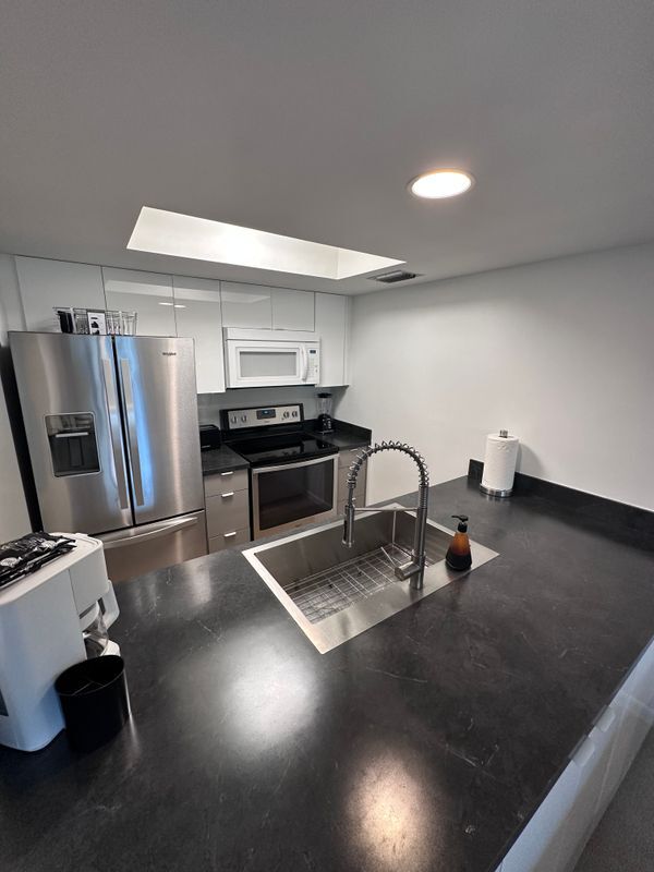Building Photo - 100 Coral Way E