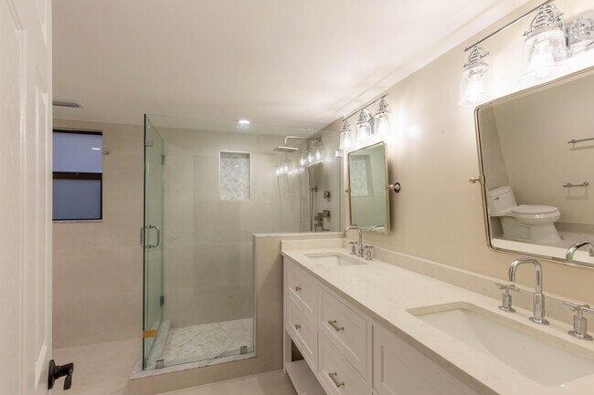 Building Photo - 13400 Polo Rd W