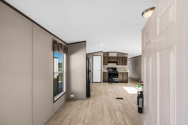 Building Photo - 2301 NW Sheridan Rd