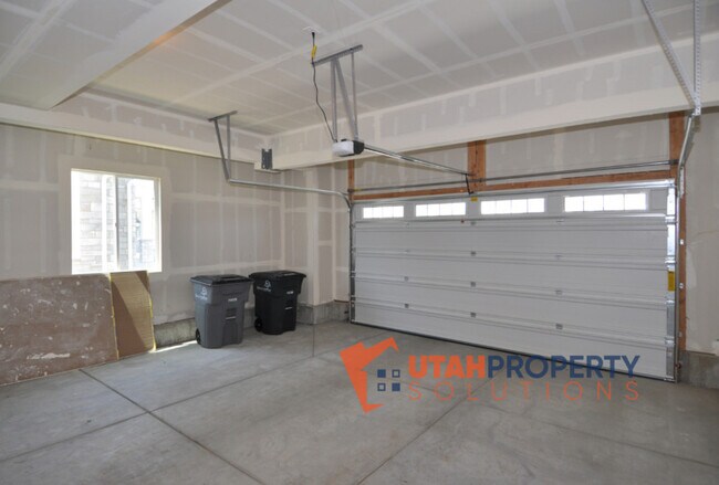 Building Photo - 11533 S Rk Cv