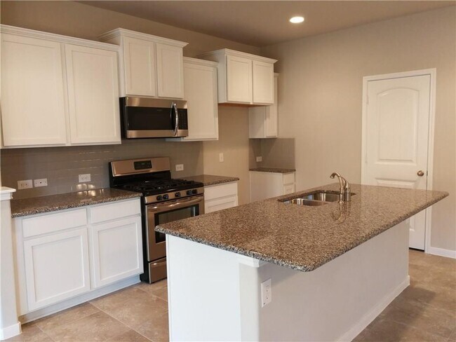 Building Photo - 852 Winnsboro Dr