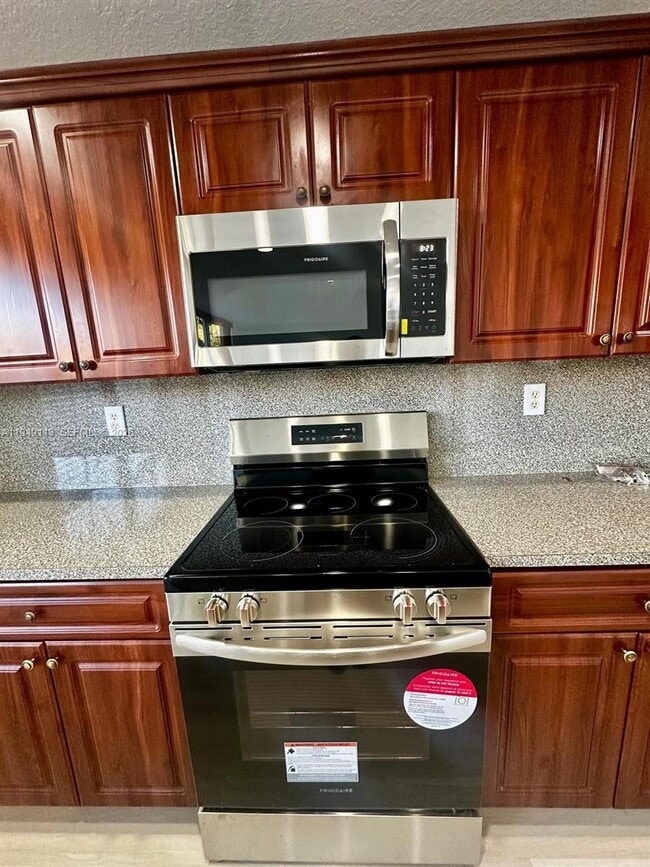 Building Photo - 15205 SW 30th Terrace