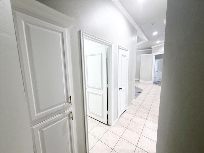 Building Photo - 10616 NW 40th Terrace