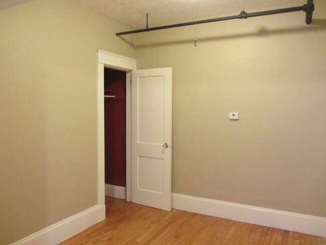 Building Photo - 32 Alfred St