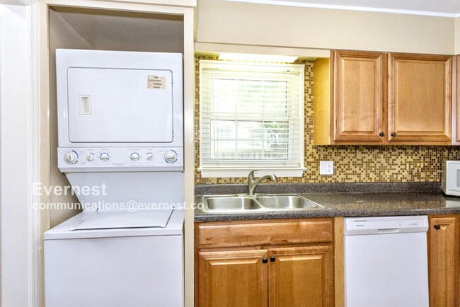 Building Photo - 804 Vestavia Villa Ct