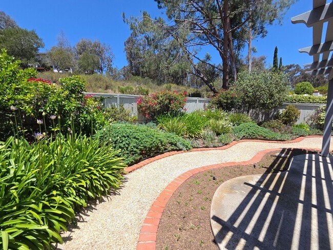 Building Photo - Scripps Ranch Beauty