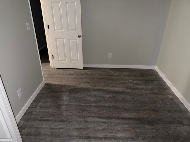 Building Photo - 1609 Marvin Dr