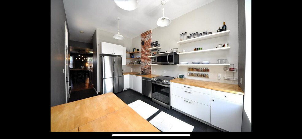 Building Photo - 2862 McNair Ave