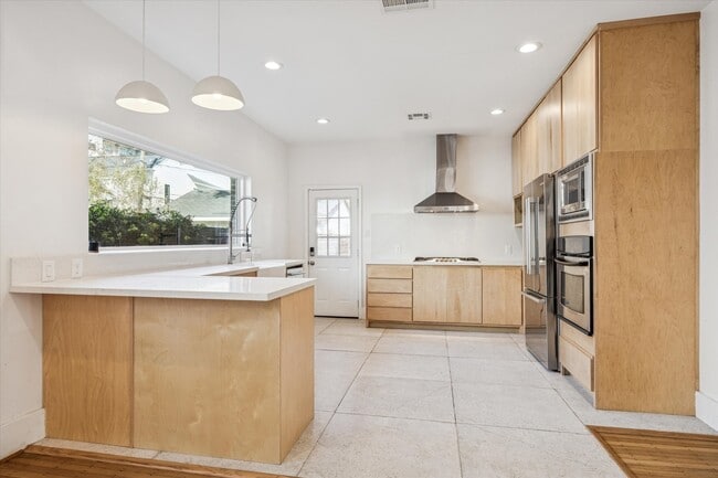 Building Photo - 1624 Branard St