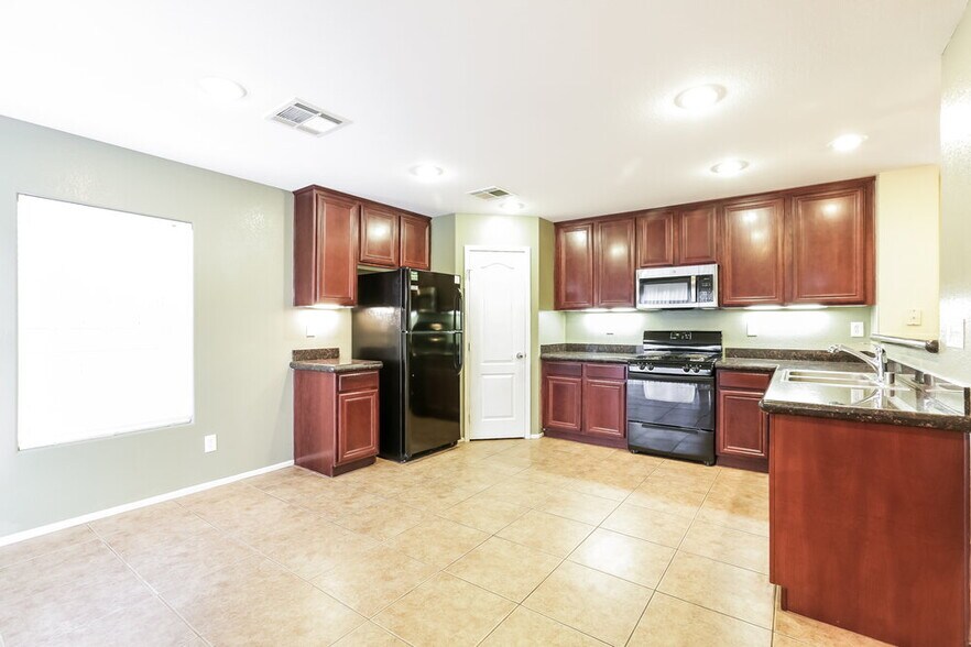 Building Photo - 710 Loughton St