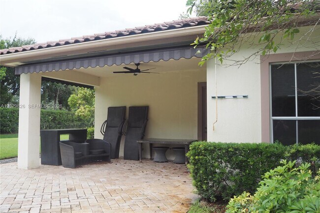 Building Photo - 2750 Jockey Cir