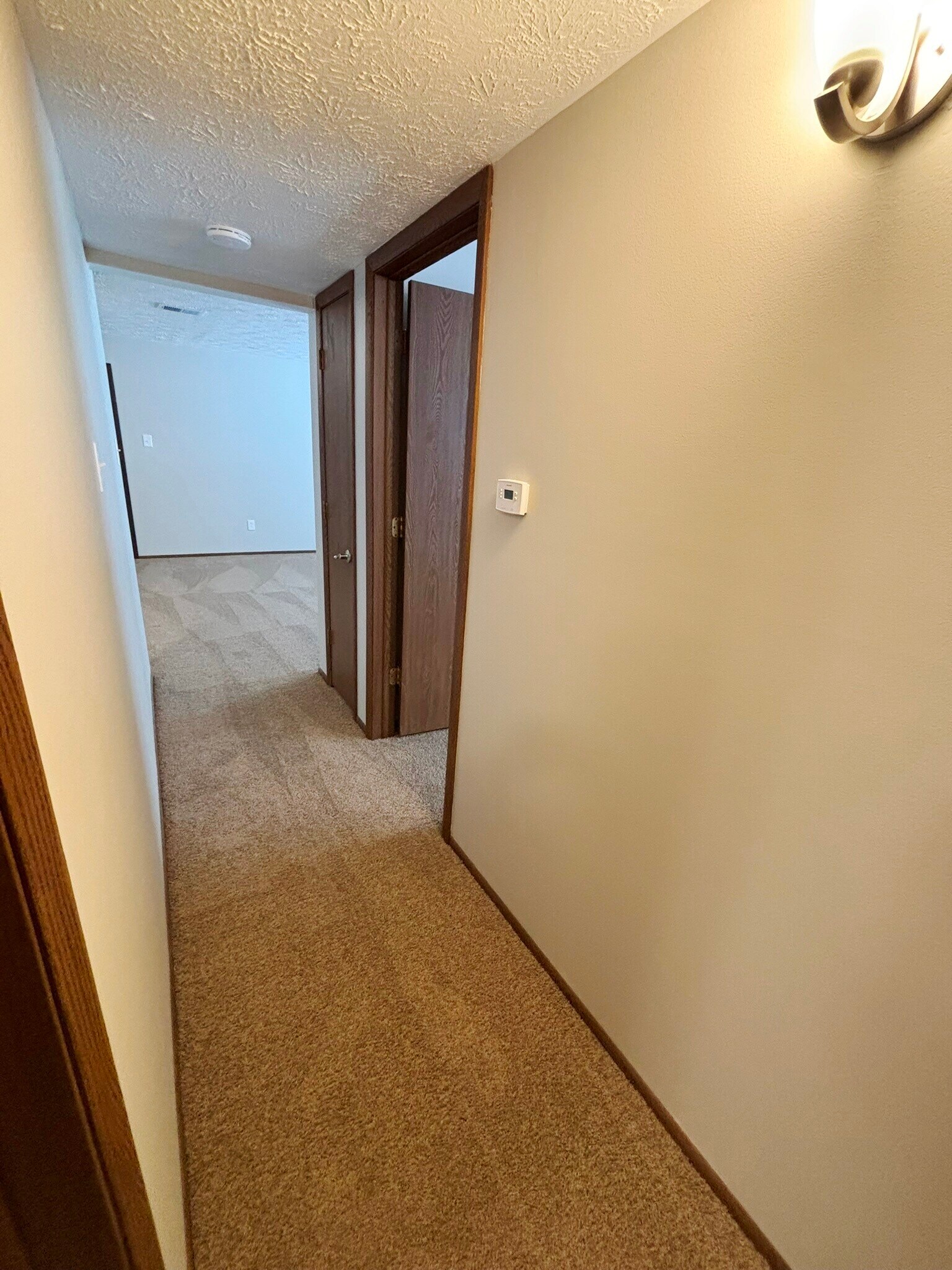 Building Photo - 225 Hillview Ln