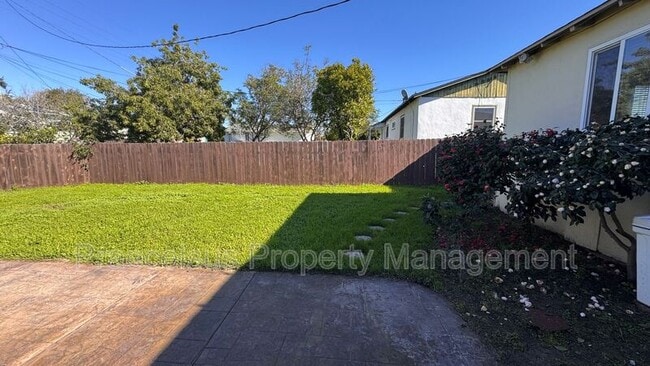 Building Photo - 37 E J St