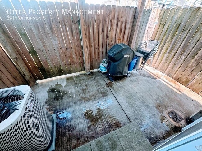 Building Photo - 2315 Dickinson St