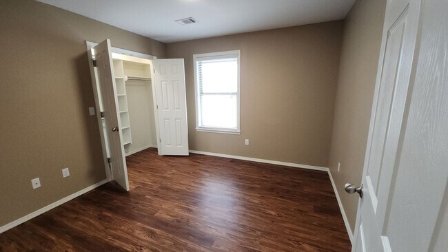 Building Photo - 2002 S Frankfort Ave