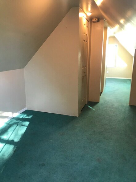 Building Photo - 73 Stamey St