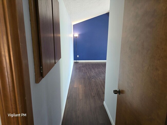 Building Photo - Amazing 3 bedroom home