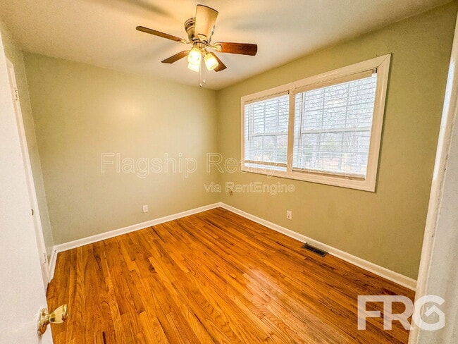 Building Photo - 111 W 15th St