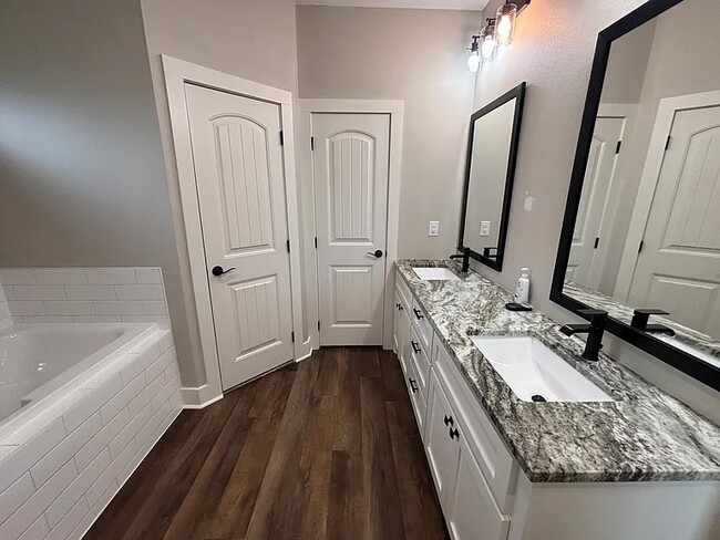 Building Photo - 455 Cedar Hl Lp