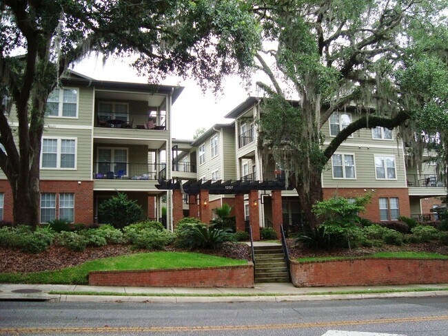 Building Photo - Campus View 1257 #108