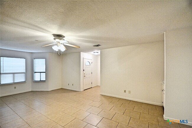 Building Photo - 736 Summerwood Dr