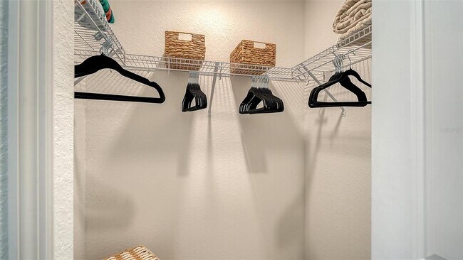 Building Photo - 12390 Wellen Golf St