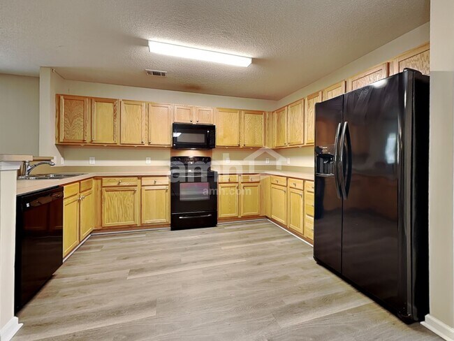 Building Photo - 244 Tigers Paw Dr