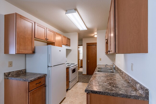 Fargo, ND Schrock Apartments | Kitchen - Schrock