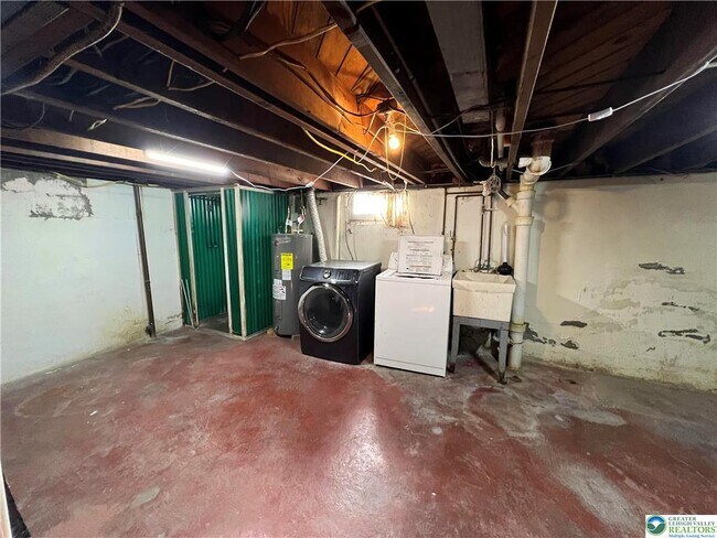 Building Photo - 353 West St