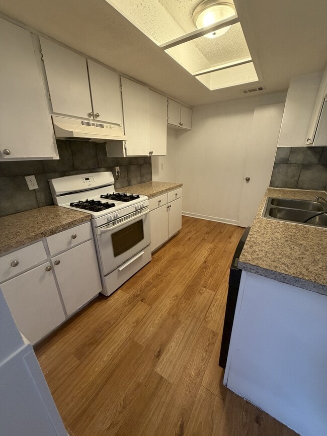 Building Photo - 2910 Lourdes St