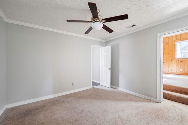 Building Photo - Beautiful Home Near Pony Pasture!