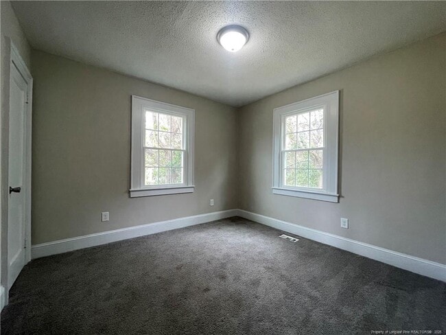 Building Photo - 216 Oakland Dr