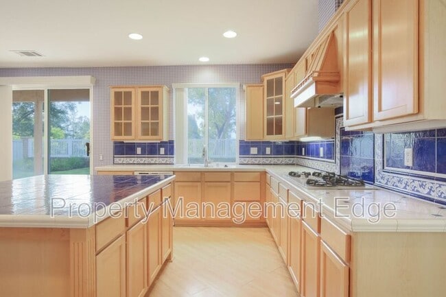 Building Photo - 32555 Favara Dr