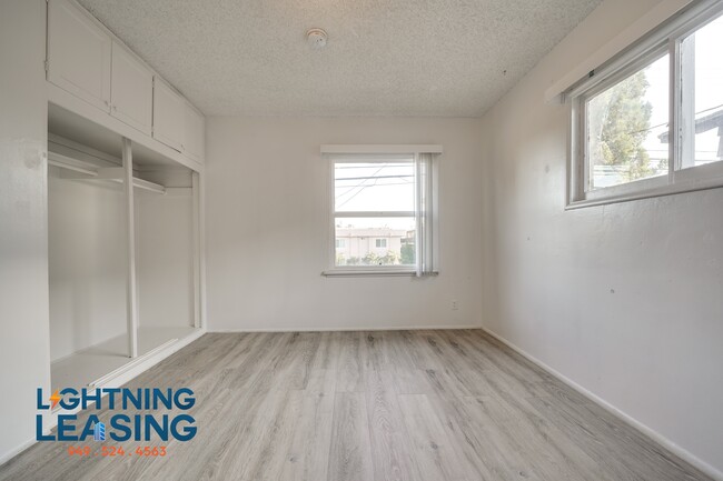 Building Photo - 14753 1/2 Vanowen-4B