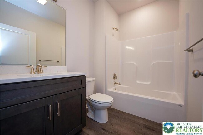 Building Photo - 1210 Eaton Ave