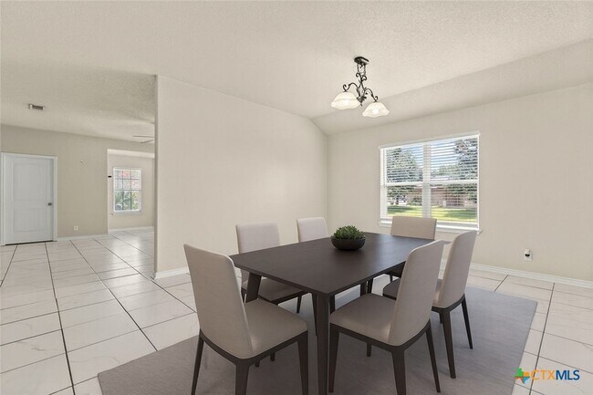 Building Photo - 4703 Stonehaven Dr