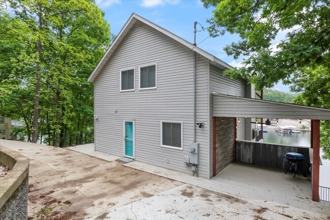 Building Photo - 24 Mimosa Rd