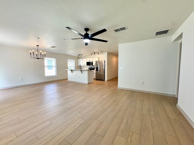 Building Photo - Remodeled Single Family Home in Hunter's Ridge Ormond Beach