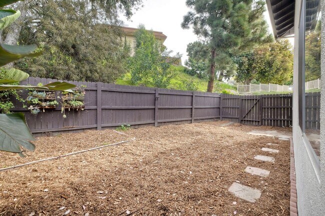 Building Photo - VIA261