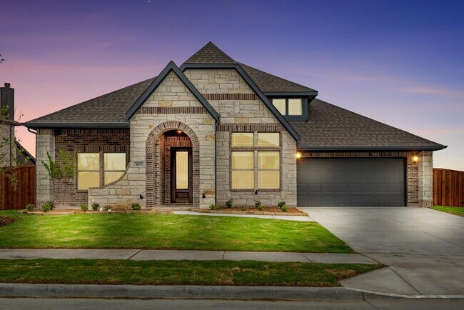 Building Photo - Spacious 4-Bedroom Retreat with 3 Full Baths – Your Modern Sanctuary Awaits in Justin, TX!