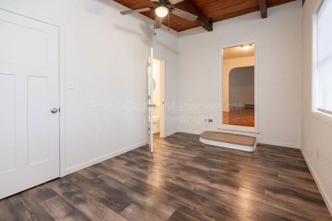 Building Photo - 619 N Glendale St