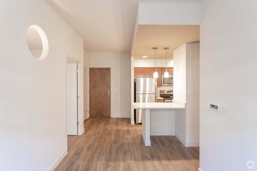 1BR, 1BA - 520 SF - Edgar