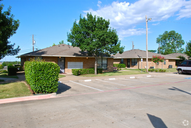 Primary Photo - Cliff View Village Apartments