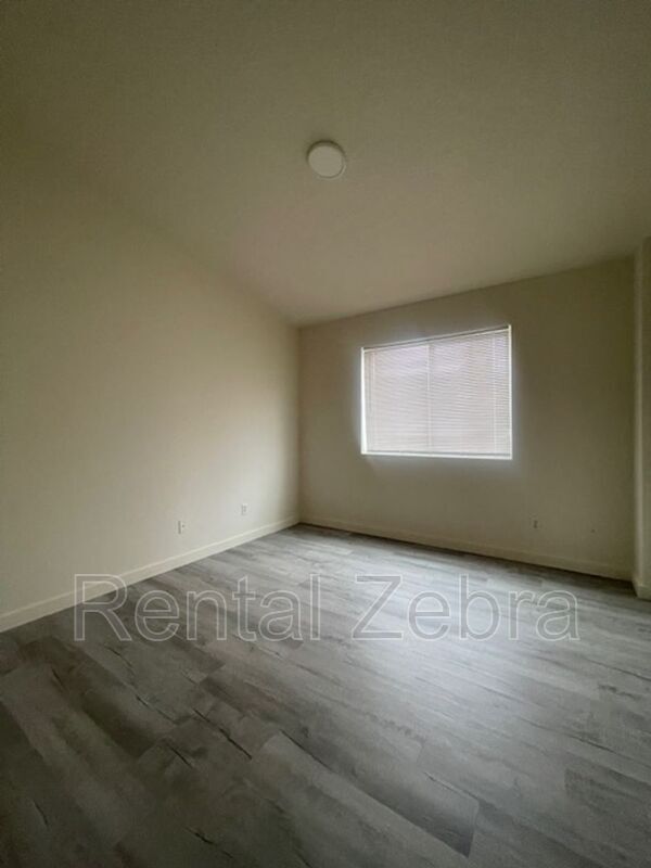 Building Photo - 6702 SE 80th Ave